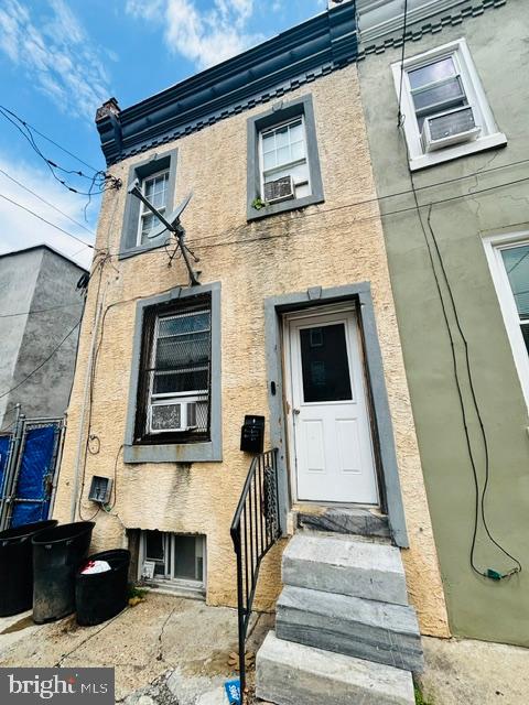 817 W TIOGA ST Property Photo 1