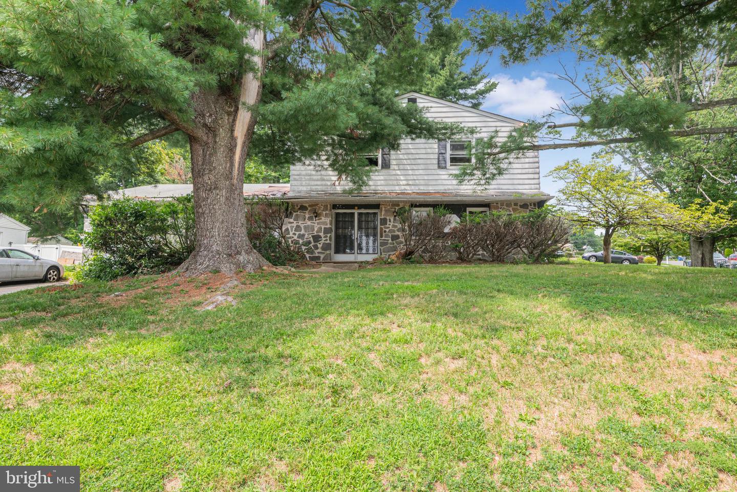 9096 Pine Rd Property Photo 1