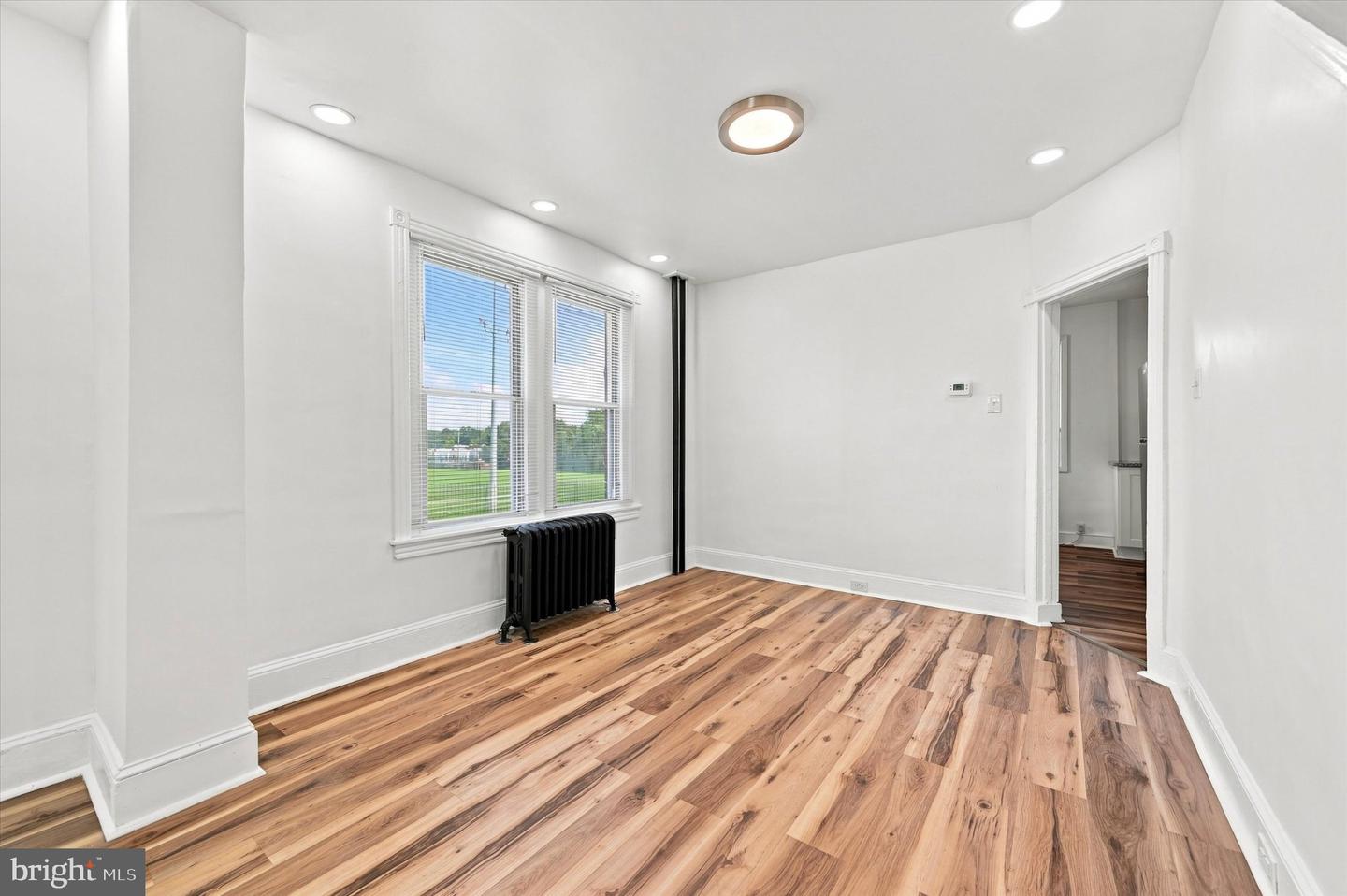 5767 N Beechwood Property Photo 3