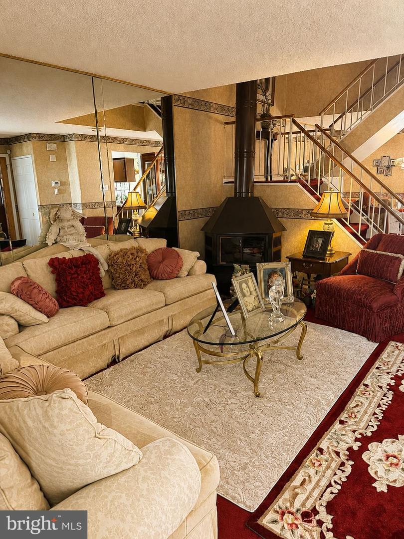 8412 Gibbs Pl Property Photo 3