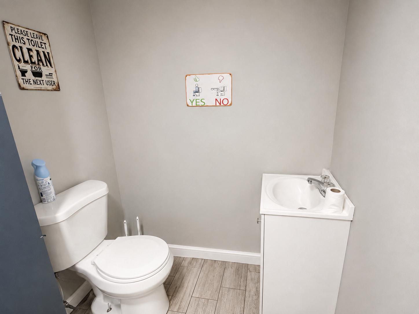1537 E Luzerne Property Photo 8