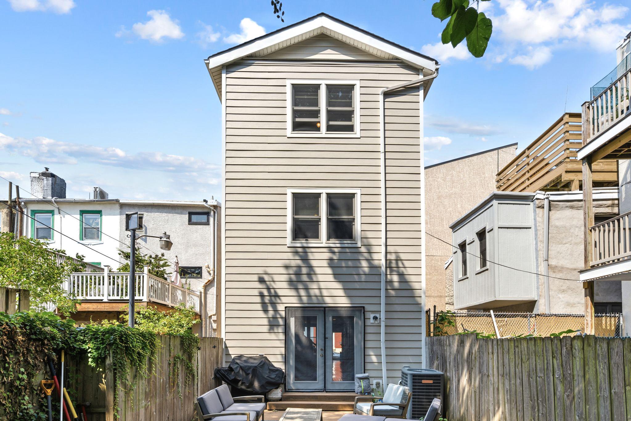 208 W Wildey St Property Photo 30