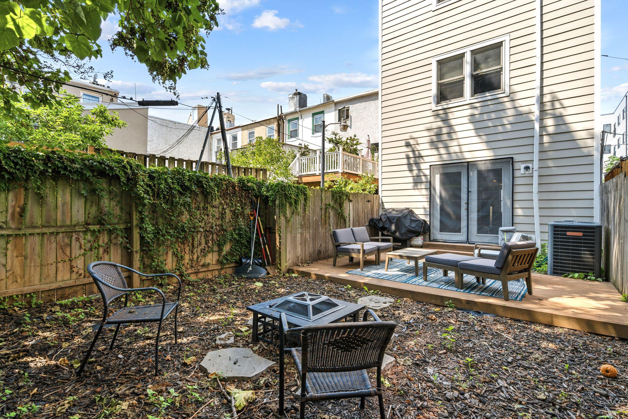 208 W Wildey St Property Photo 31