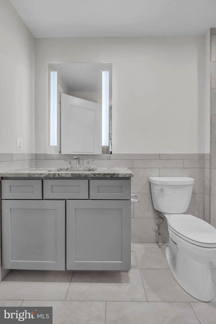 1801 Market St #1705 Property Photo 5