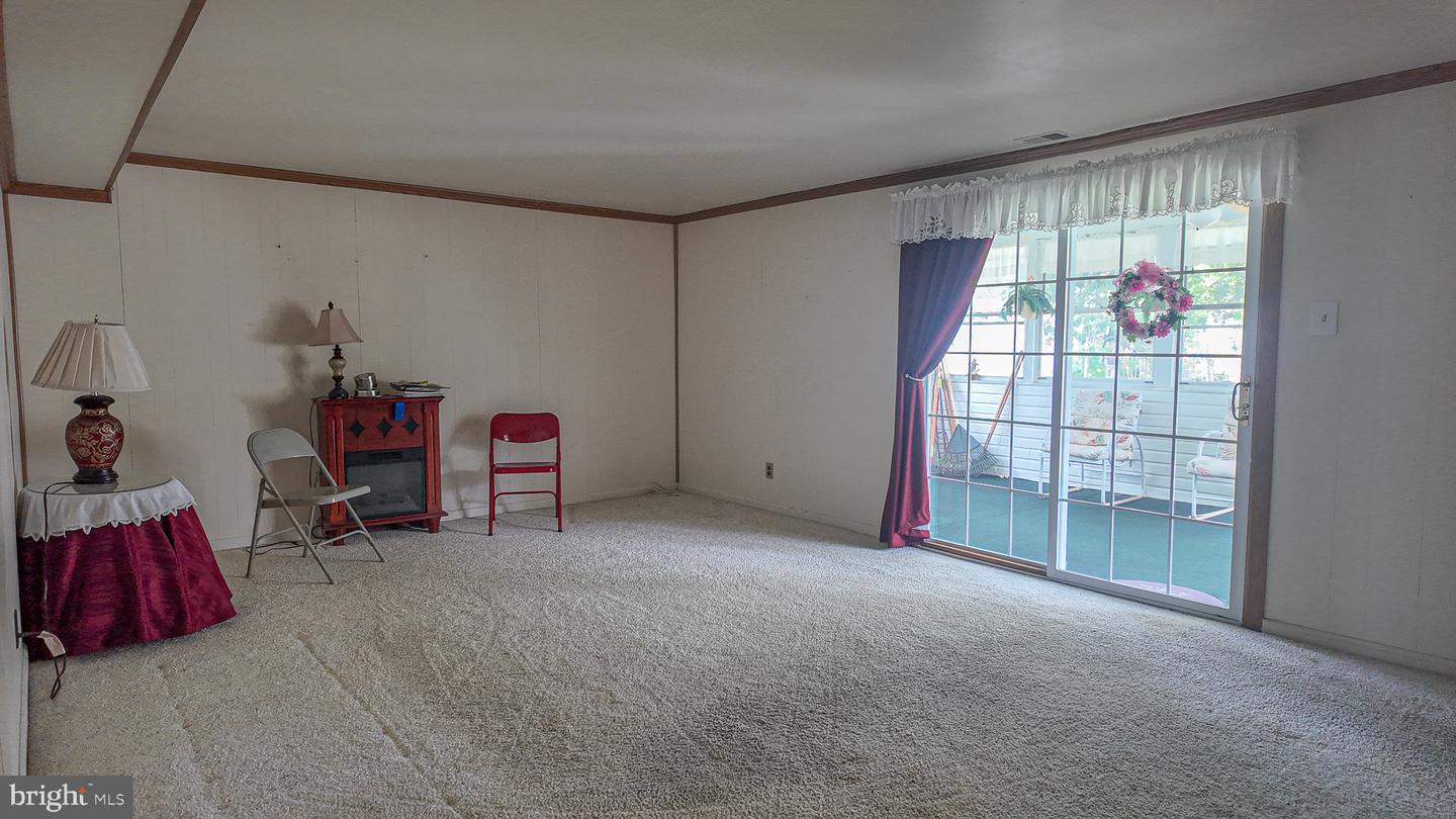 1103 Hedgerow Ln Property Photo 15