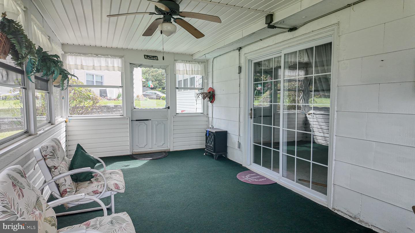 1103 Hedgerow Ln Property Photo 18