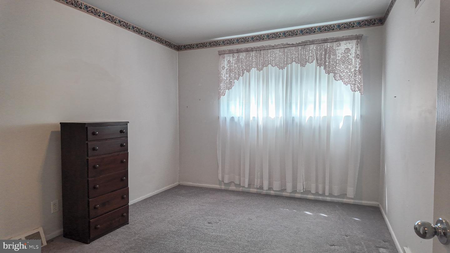 1103 Hedgerow Ln Property Photo 19