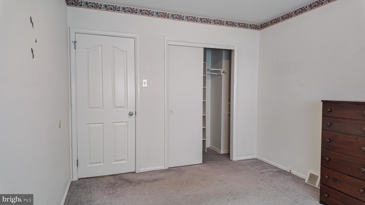 1103 Hedgerow Ln Property Photo 20