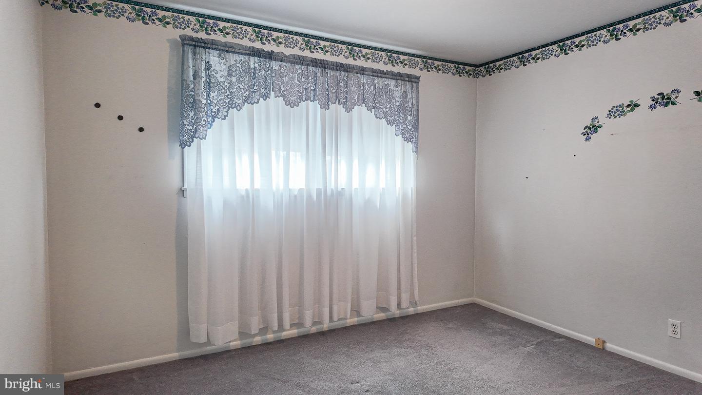 1103 Hedgerow Ln Property Photo 21