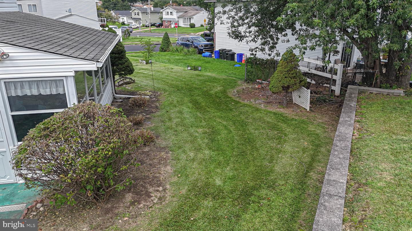 1103 Hedgerow Ln Property Photo 26