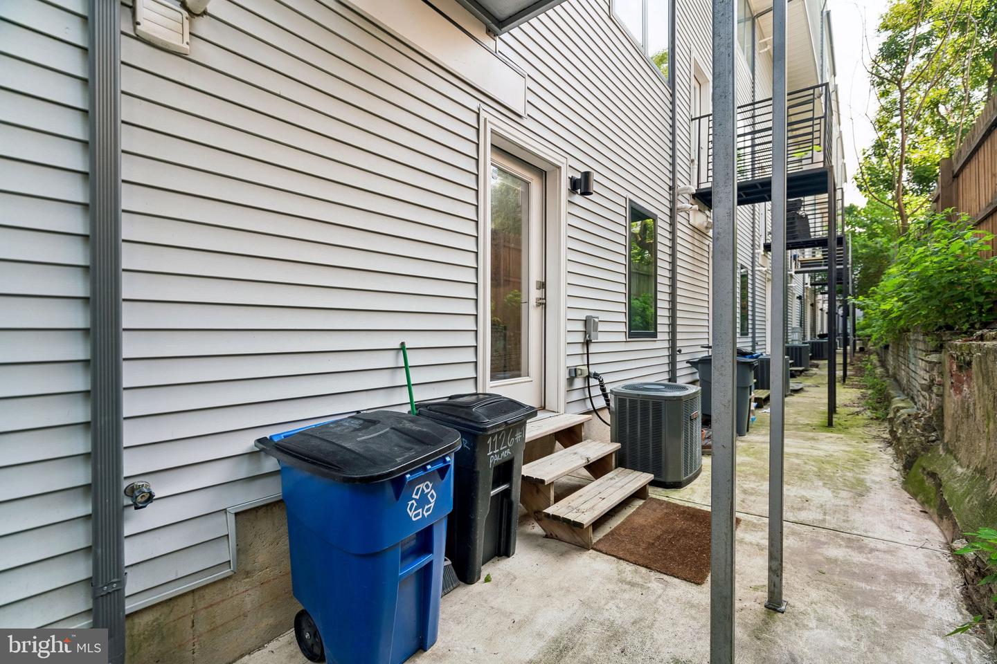 1126 E Palmer St #11 Property Photo 32