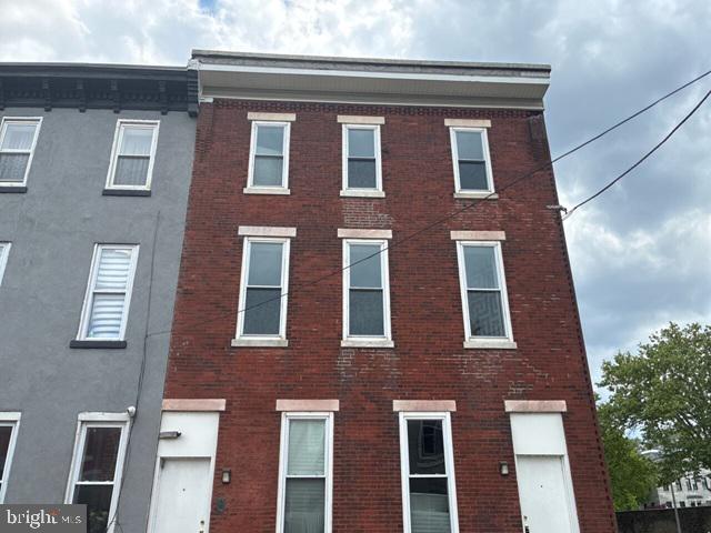 1916 INGERSOLL ST Property Photo 1