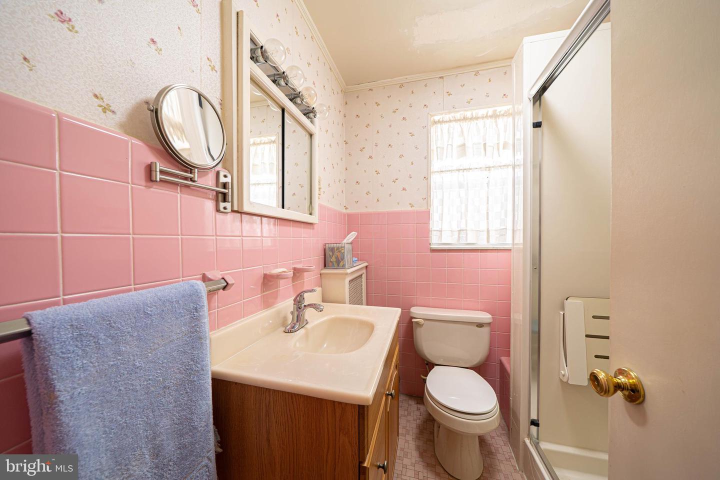 1033 Daly St Property Photo 12