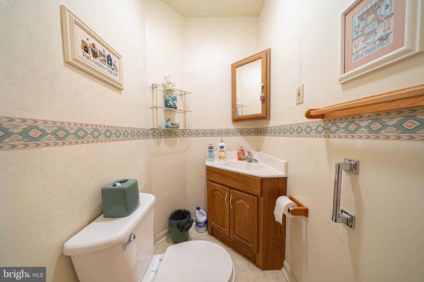 1033 Daly St Property Photo 17