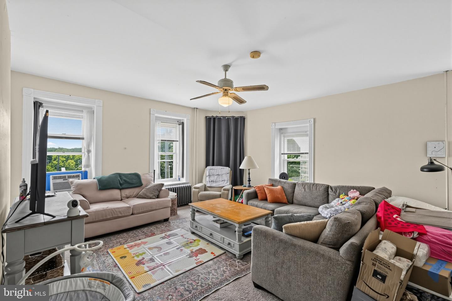 201 Sumac St #2 Flr Property Photo 9