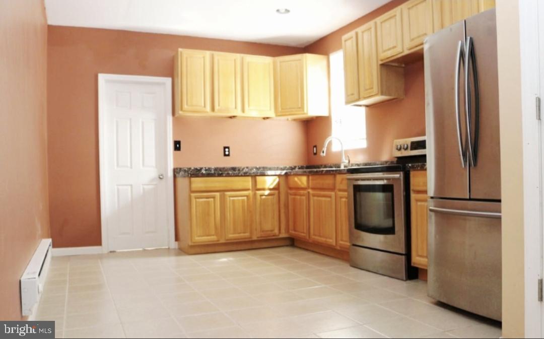 4033 Poplar St Property Photo 2