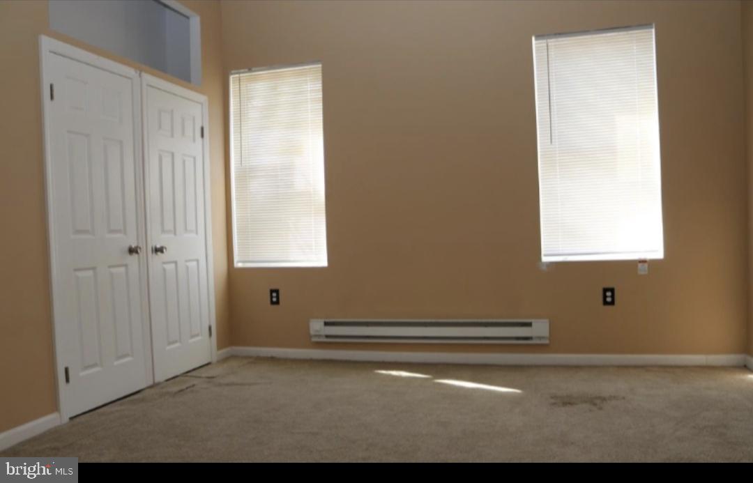 4033 Poplar St Property Photo 4