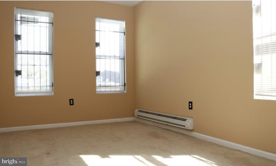 4033 Poplar St Property Photo 13