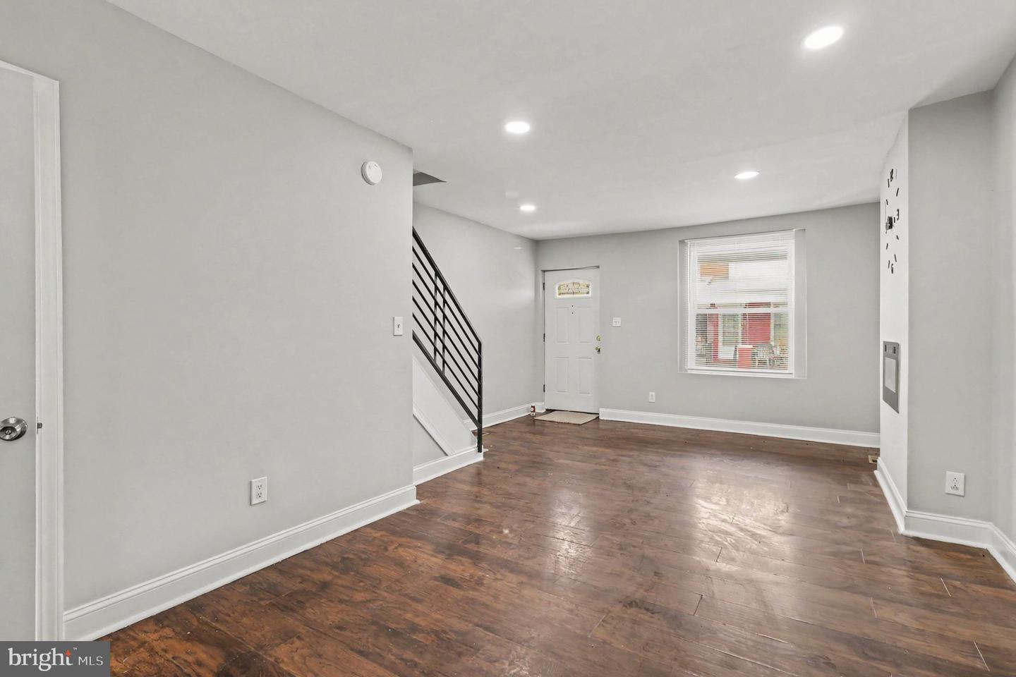 5226 Reinhard St Property Photo 6