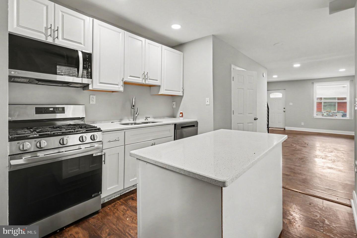 5226 Reinhard St Property Photo 7