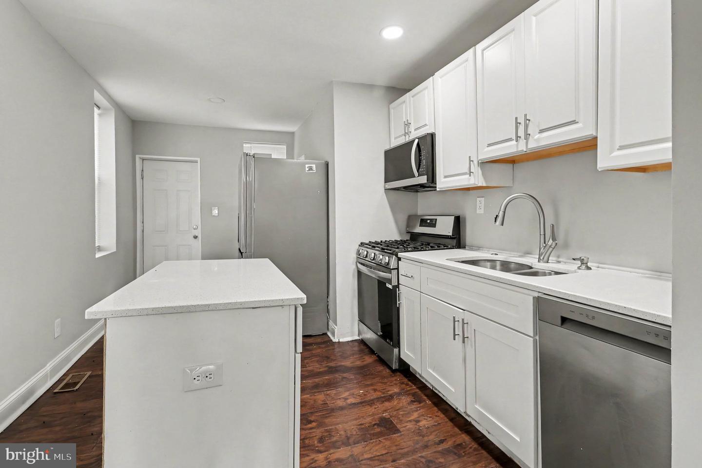 5226 Reinhard St Property Photo 8
