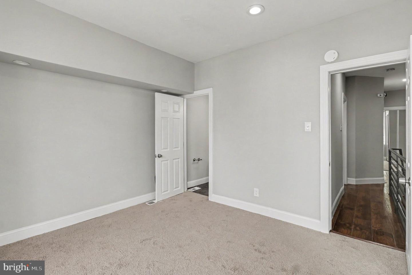 5226 Reinhard St Property Photo 9