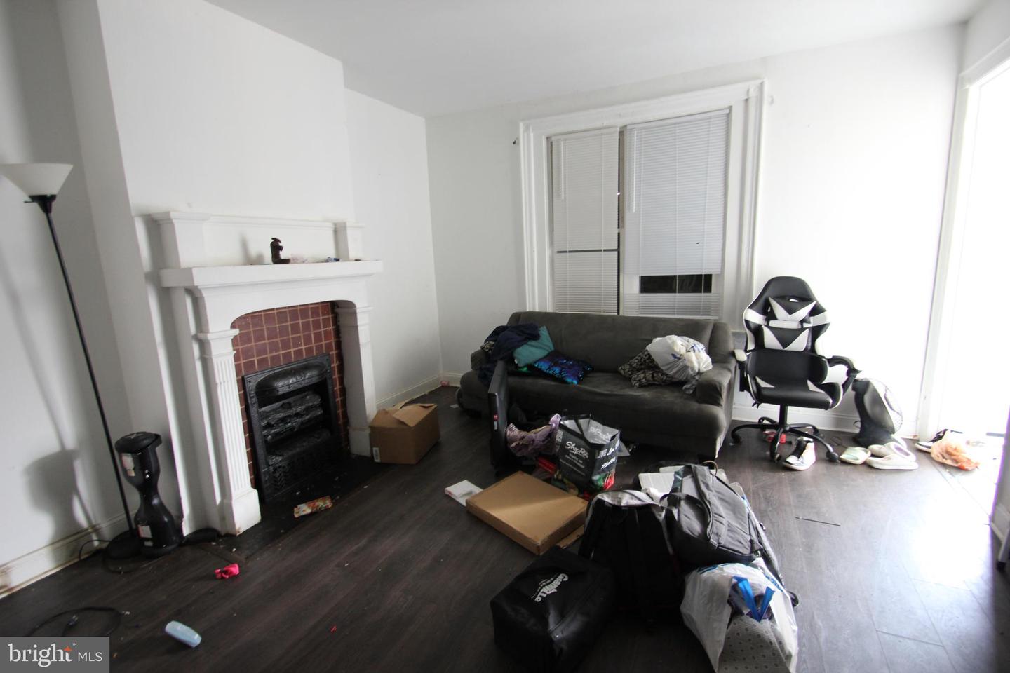 812 S Cecil St Property Photo 3