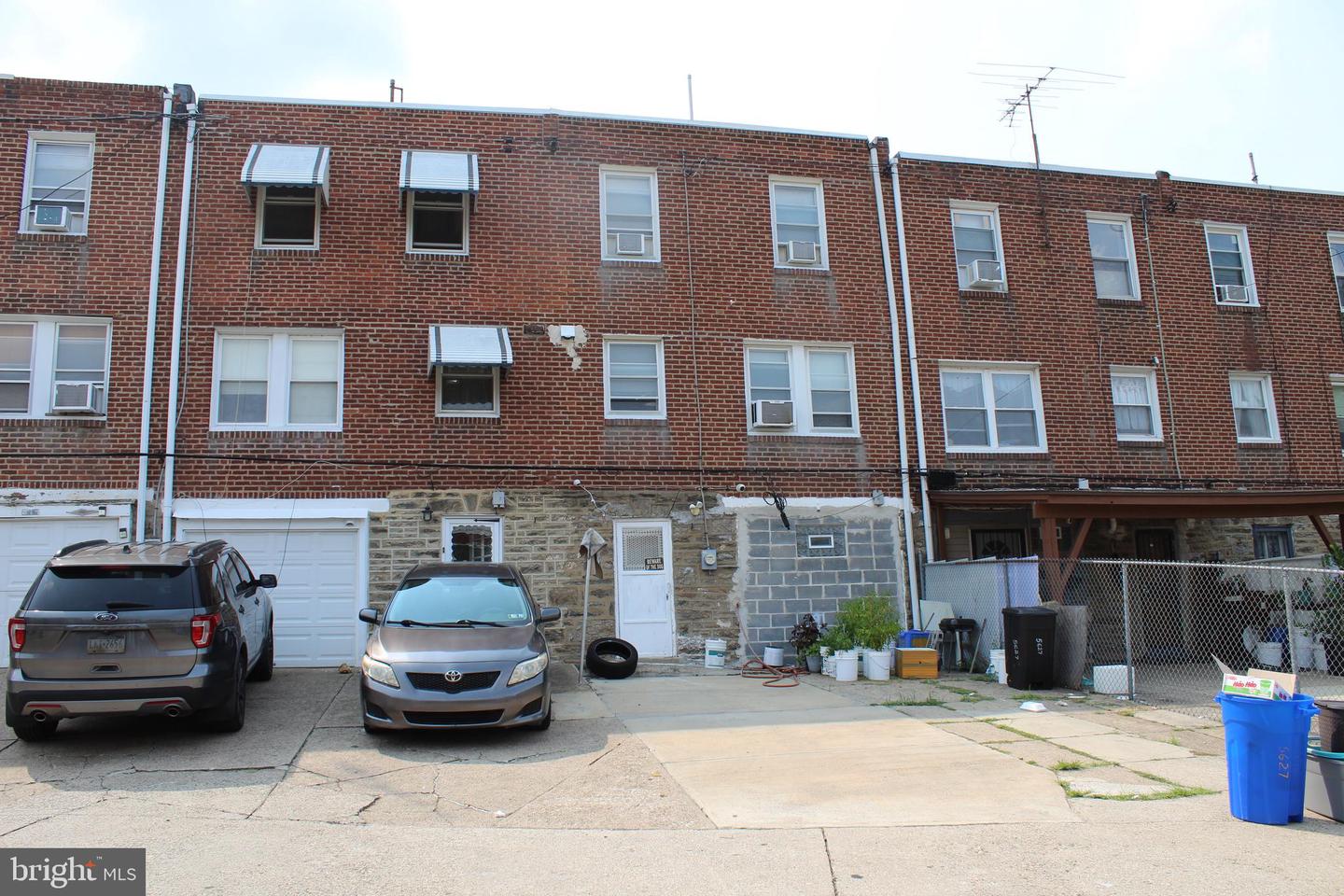 5625 Arbor St Property Photo 4