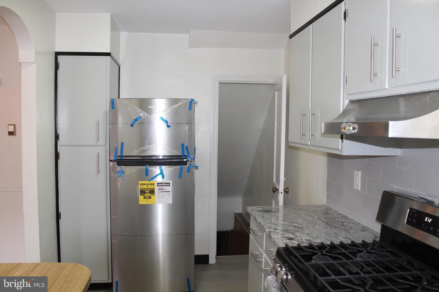 5625 Arbor St Property Photo 9
