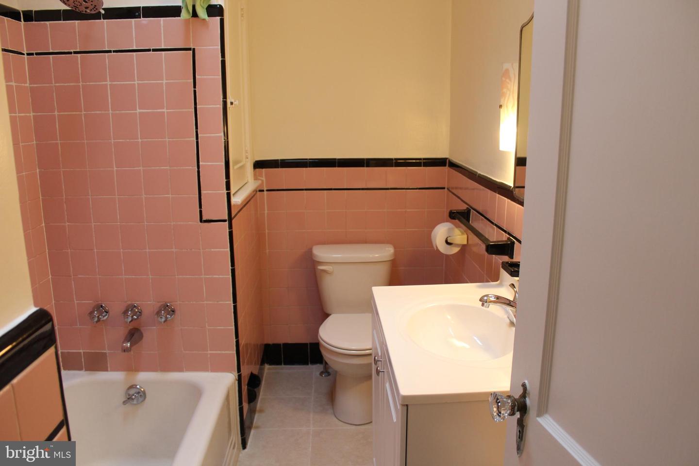 5625 Arbor St Property Photo 16