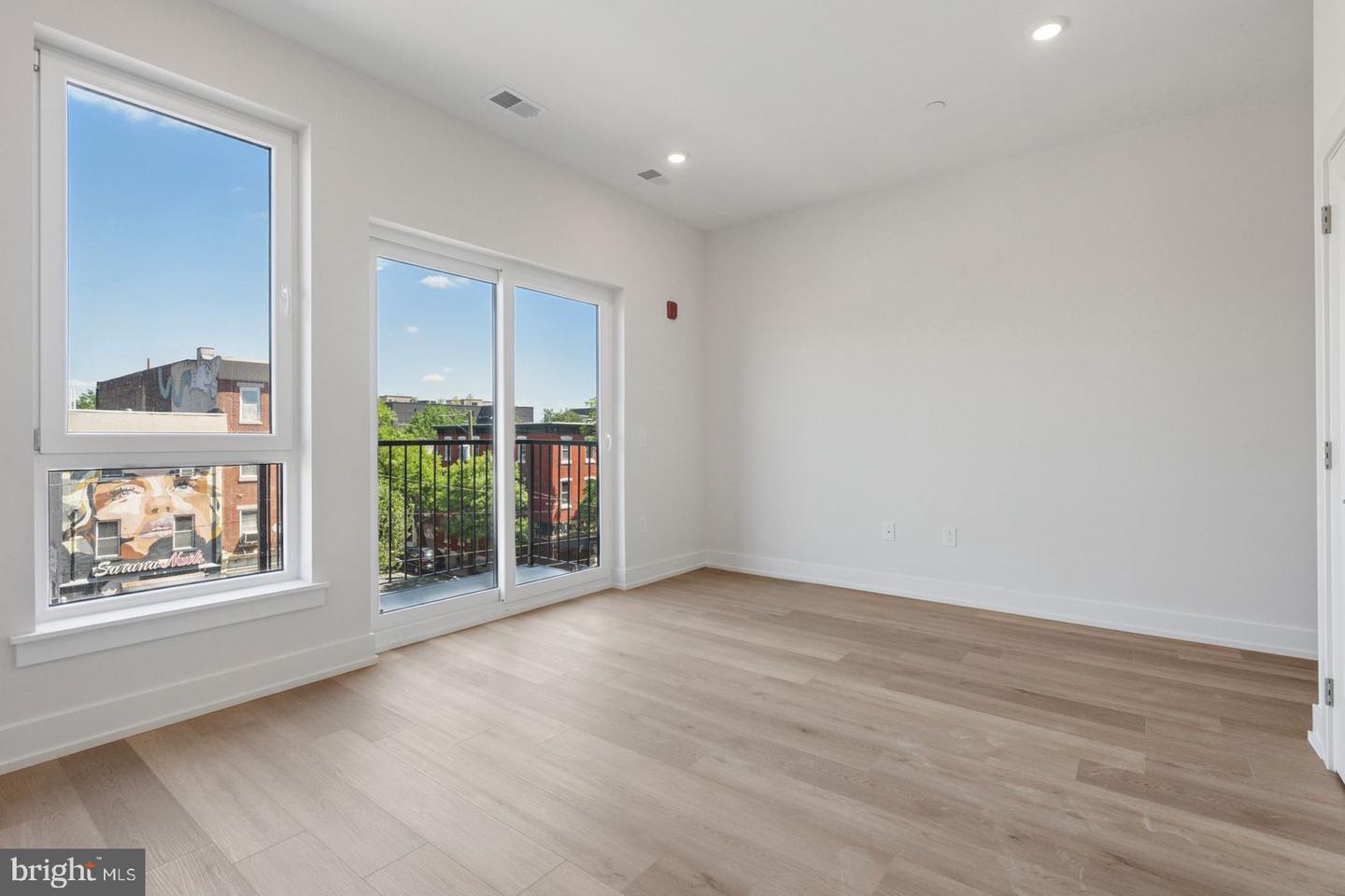 130 W Girard Ave #501 Property Photo 14