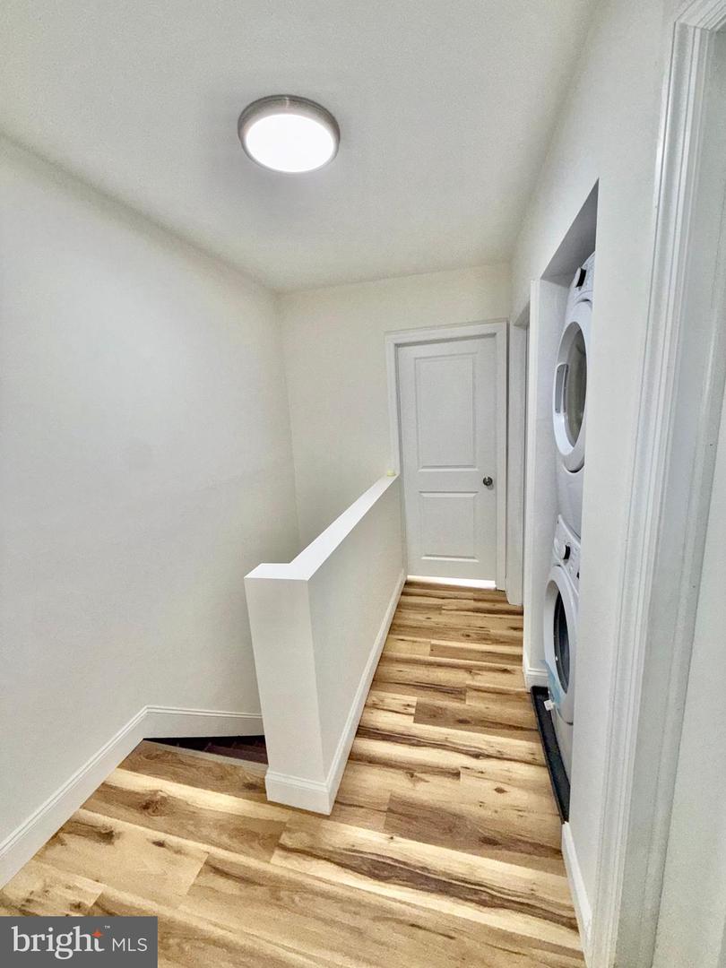 6067 Regent St Property Photo 12