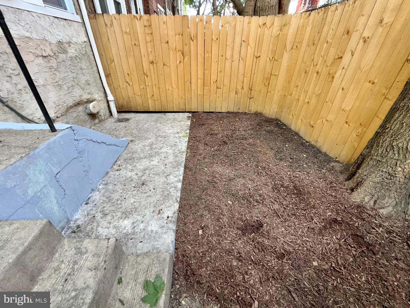 6067 Regent St Property Photo 25