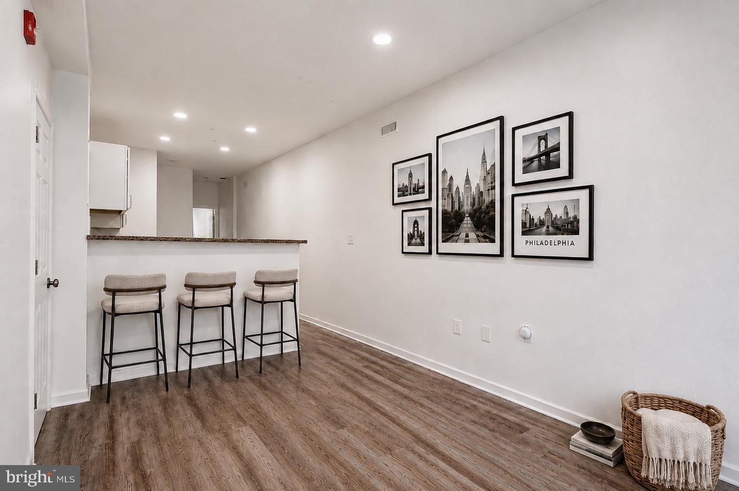 1219 W Butler St Property Photo 3
