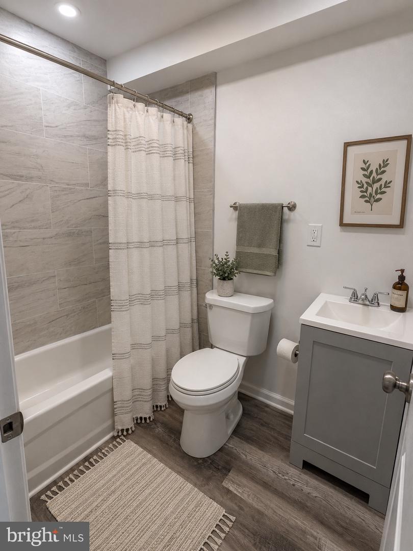 1219 W Butler St Property Photo 5