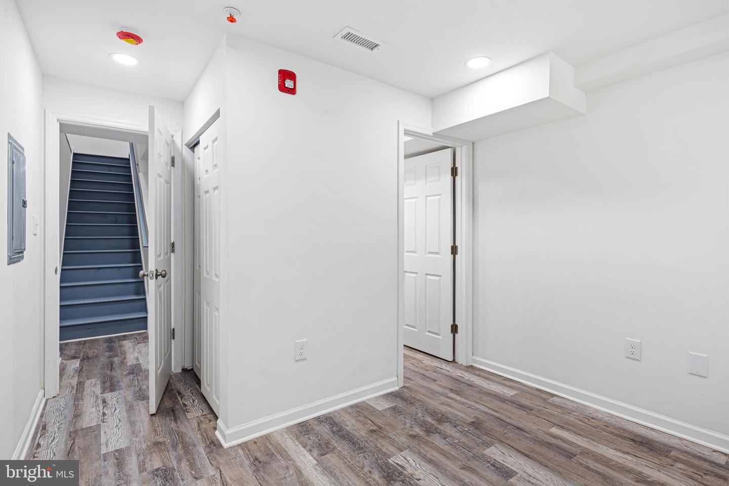 1219 W Butler St Property Photo 6