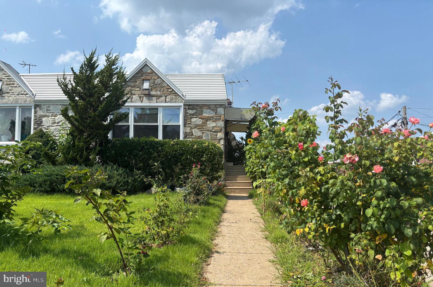 8942 Blue Grass Rd Property Photo 1