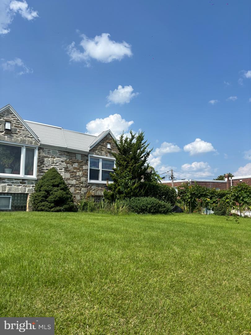 8942 Blue Grass Rd Property Photo 2