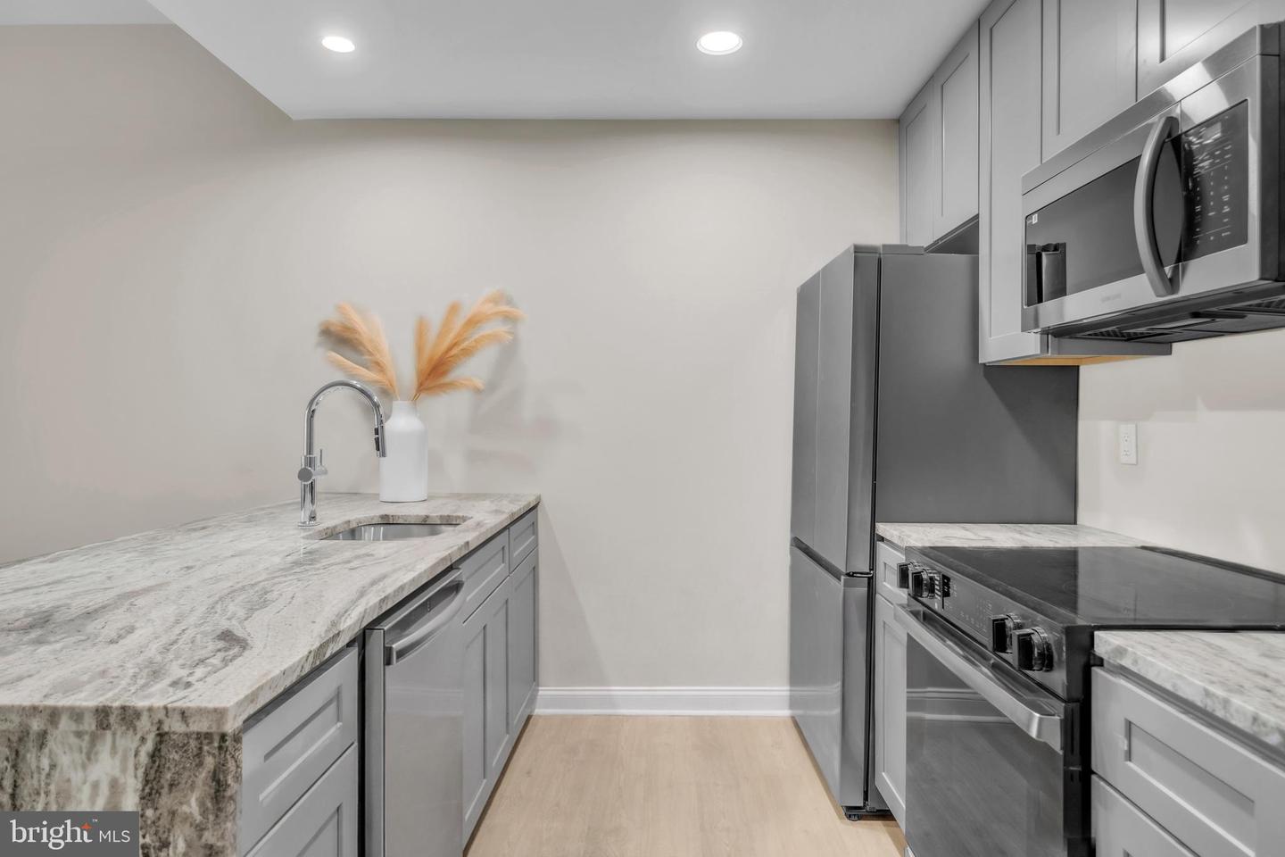 1801 Market St #1804 Property Photo 3