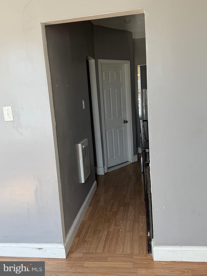233 E Mayfield St Property Photo 12