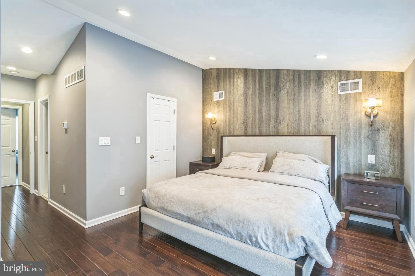 1153 N Hancock St Property Photo 15