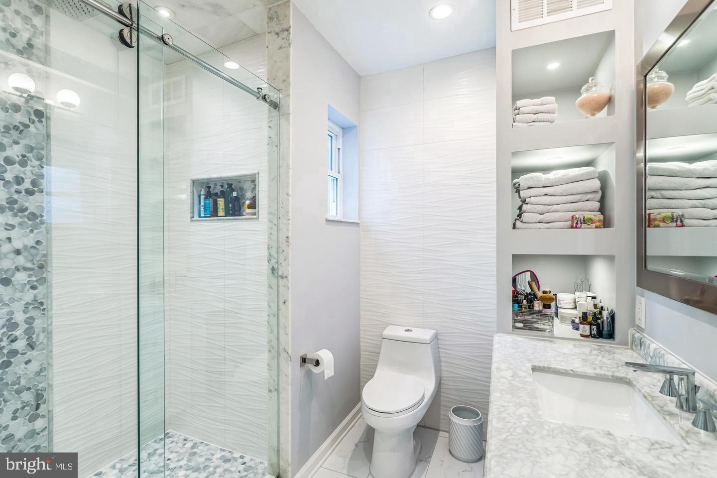1153 N Hancock St Property Photo 18