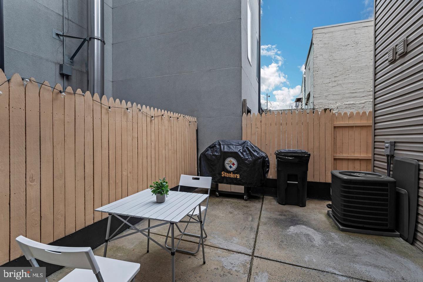 1153 N Hancock St Property Photo 28