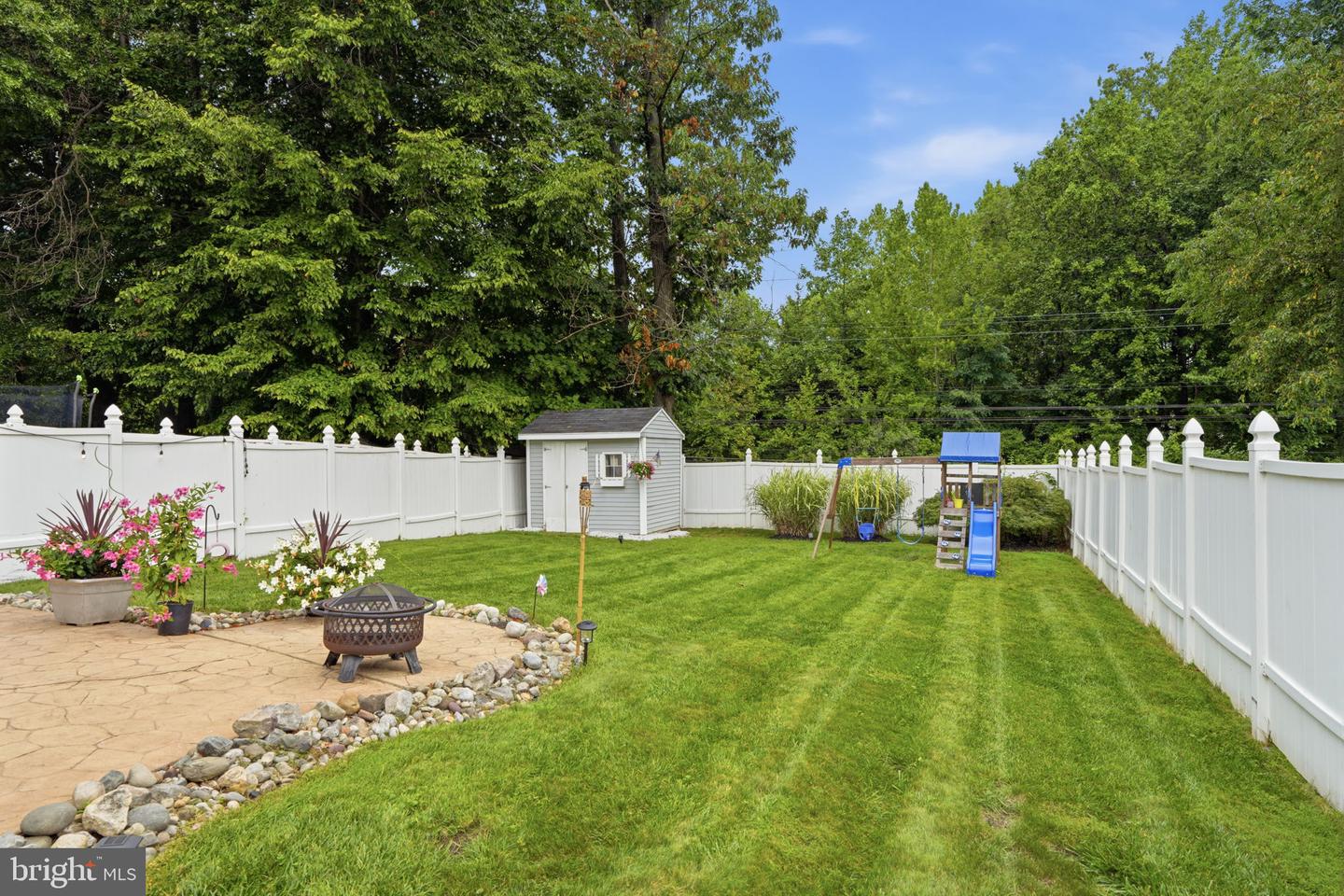 11950 DUMONT RD Property Photo 1