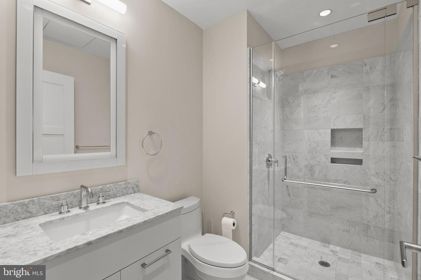 50 S 16th St #5303 Property Photo 26
