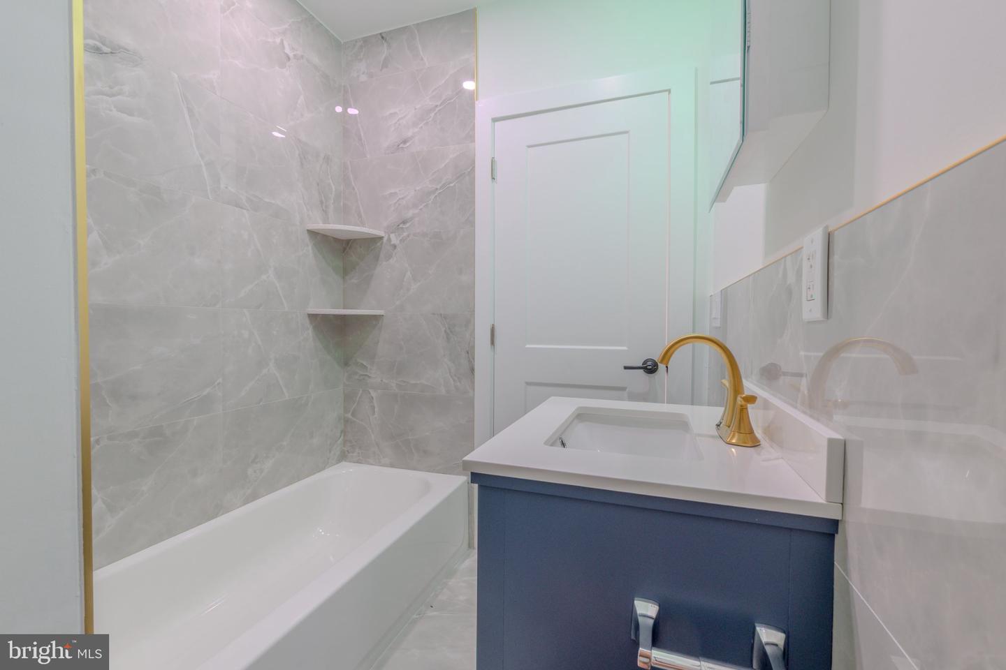 2245 E Cambria St Property Photo 21