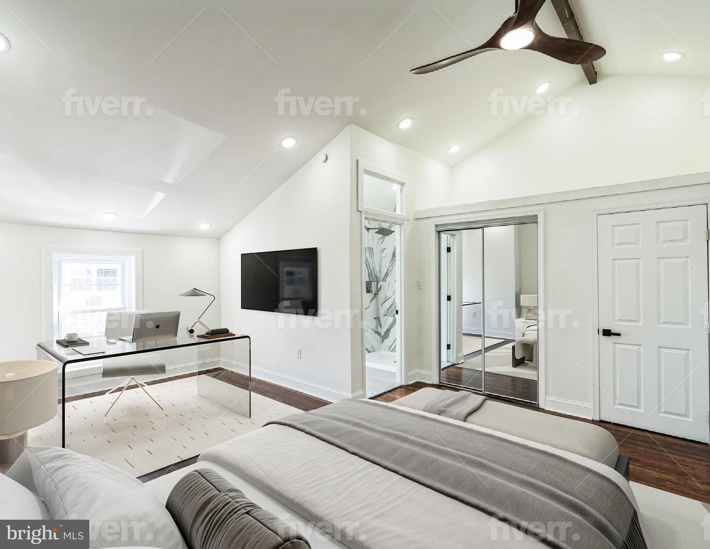 382 Martin St Property Photo 5