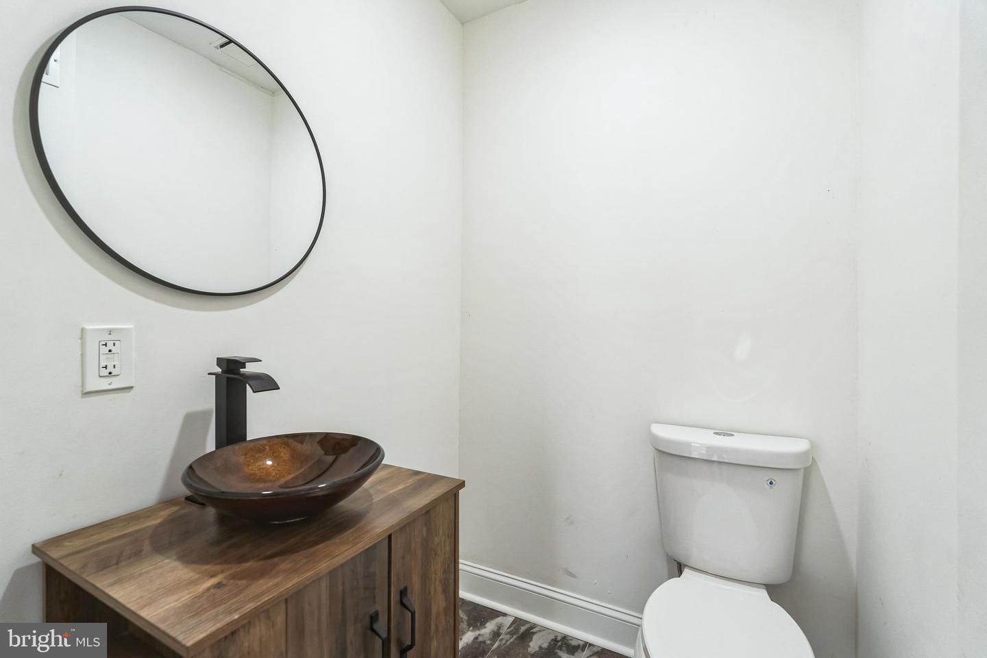 382 Martin St Property Photo 17
