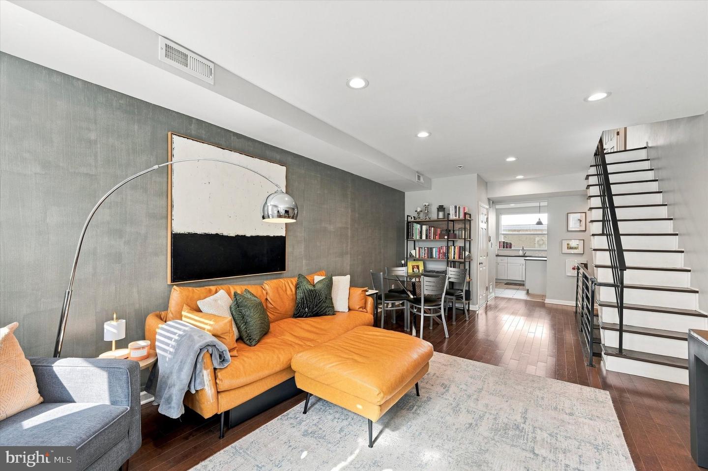 1920 S Warnock St Property Photo 3
