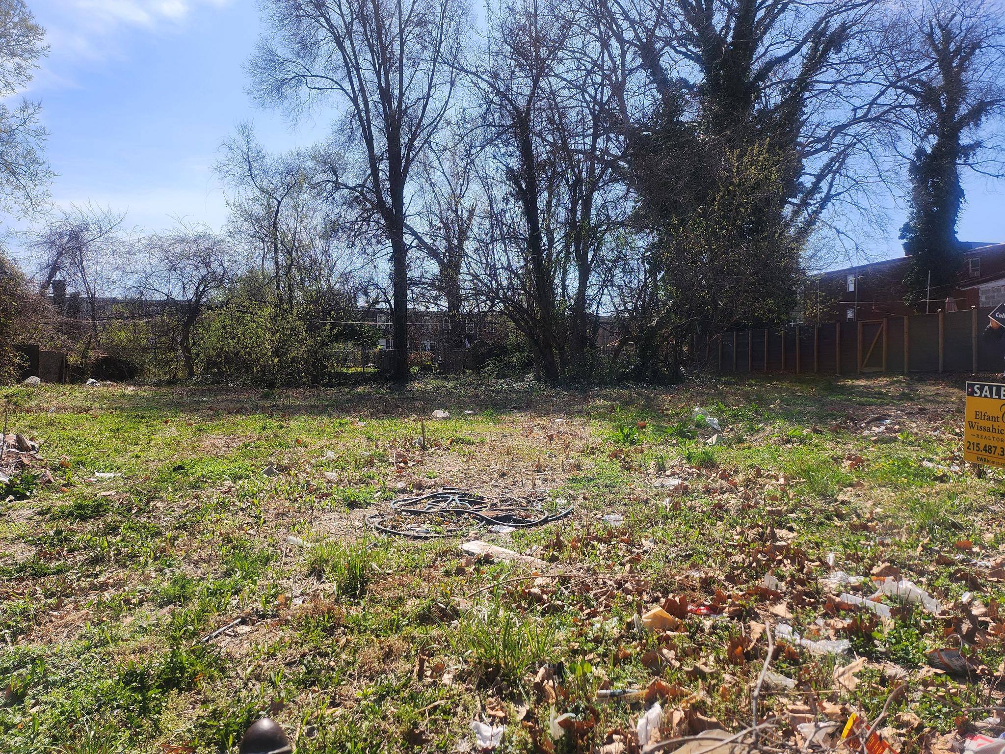 258 E SHARPNACK ST Property Photo 1